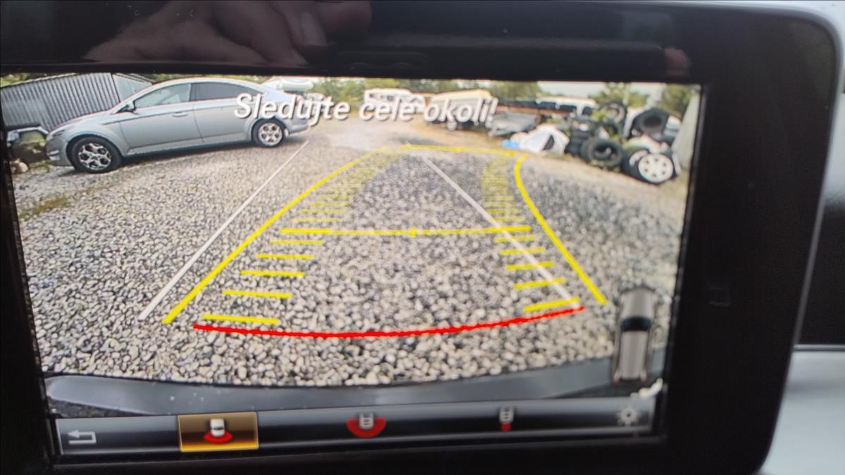 mercedes-benz-tridy-c-180d - 9