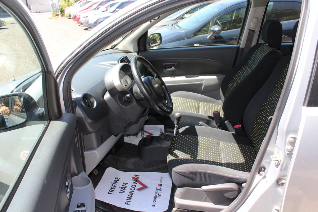 daihatsu-sirion-1-3i-serv-knizka - 6