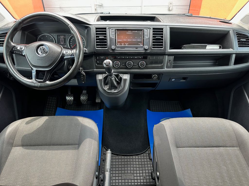 volkswagen-caravelle-2-0-tdi-110kw-comfortline - 9