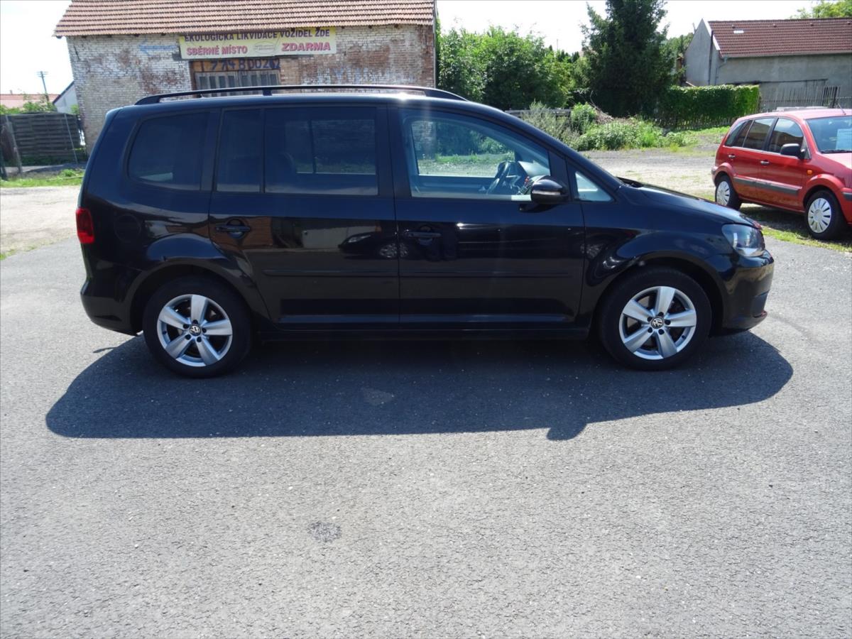 volkswagen-touran-2-0-tdi-103-kw - 2