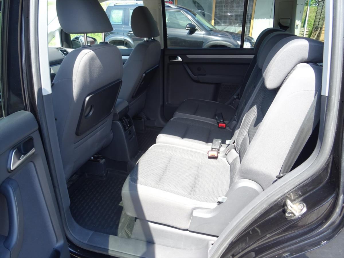 volkswagen-touran-2-0-tdi-103-kw - 9