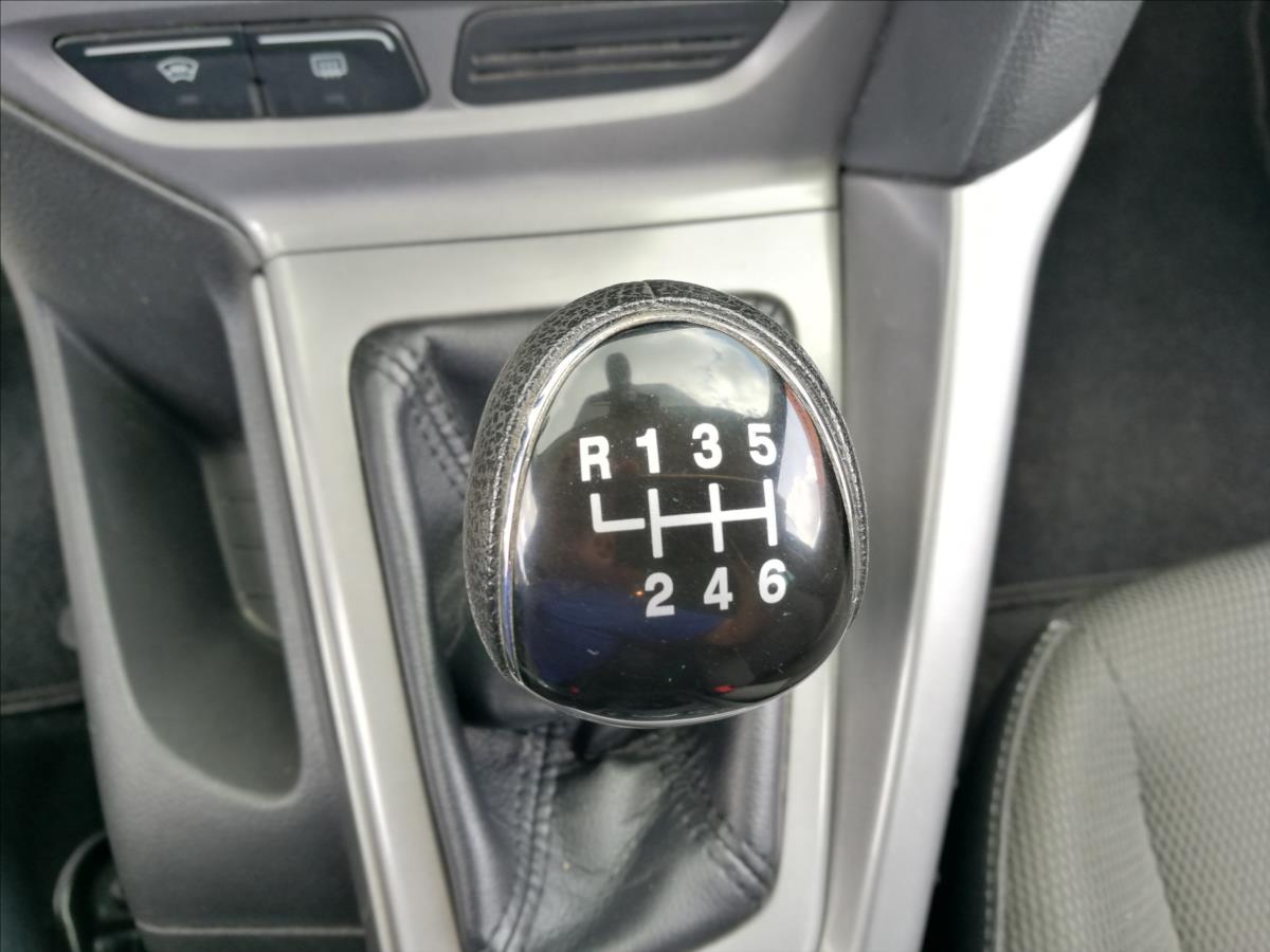 ford-focus-1-6-tdci-trend-kombi - 9