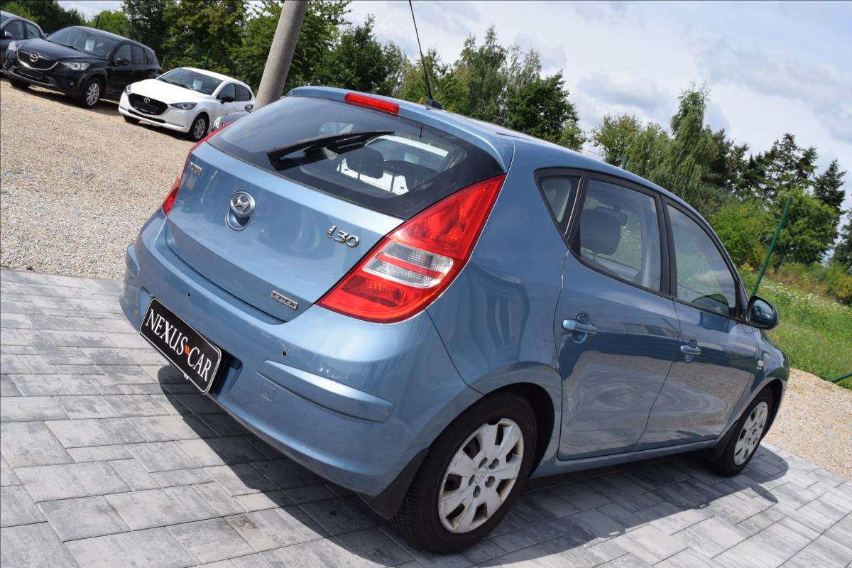 hyundai-i30-1-6-crdi-66kw-comfort-2xkola - 4