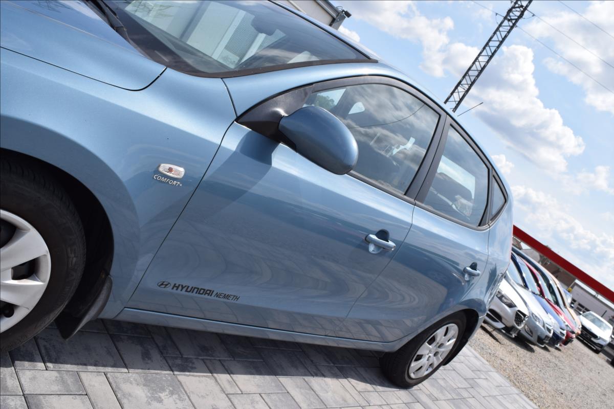 hyundai-i30-1-6-crdi-66kw-comfort-2xkola - 7