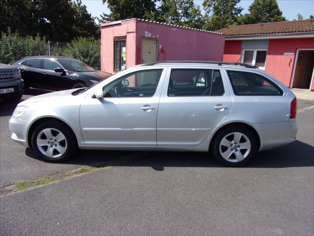 skoda-octavia-1-6-tdi-elegance-odp-dph - 5