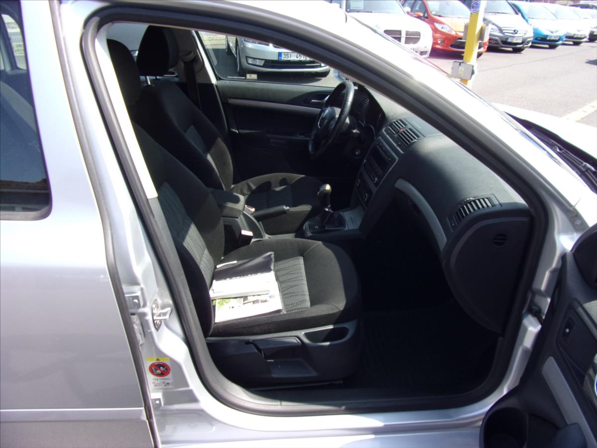 skoda-octavia-1-6-tdi-elegance-odp-dph - 9