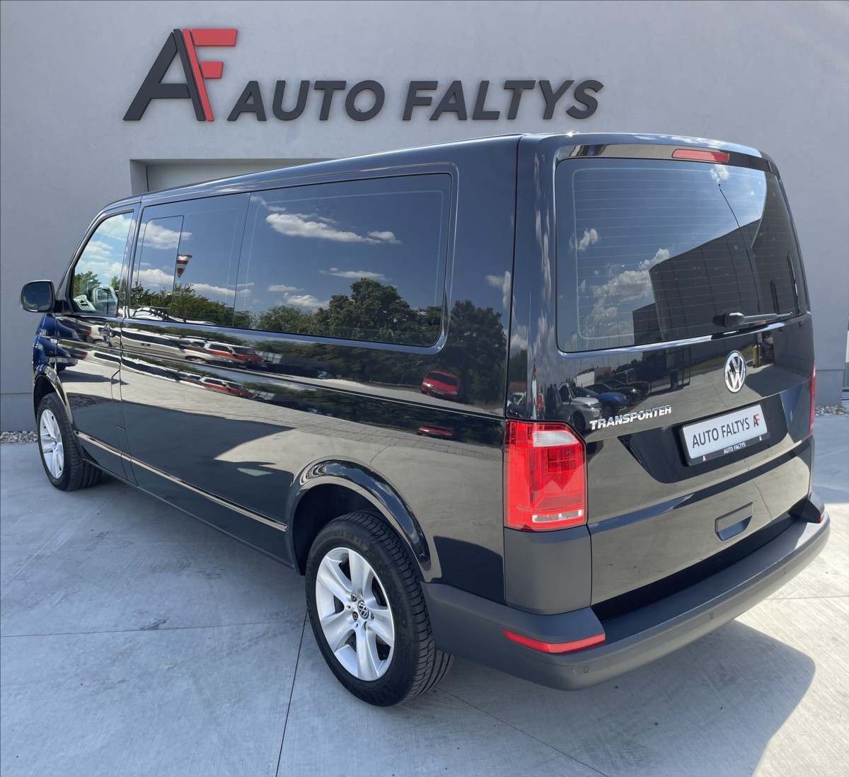 volkswagen-transporter-2-0-tdi-110kw-long-dsg-9-mist - 4