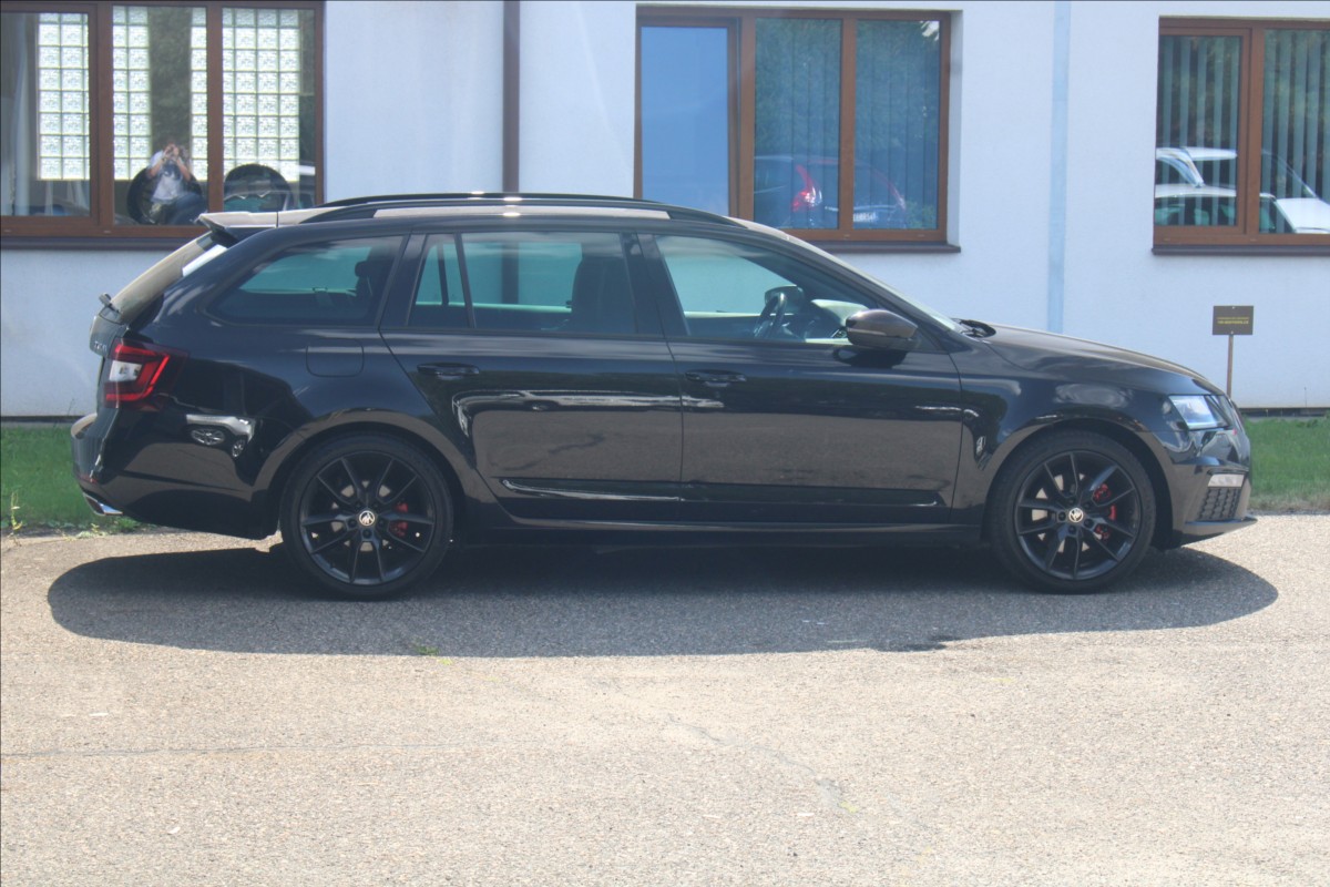 skoda-octavia-2-0-tdi-rs-challenge-kamera - 1