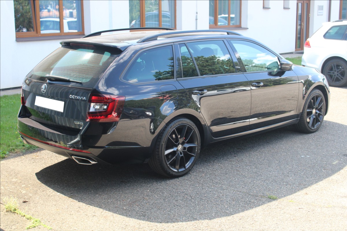 skoda-octavia-2-0-tdi-rs-challenge-kamera - 2