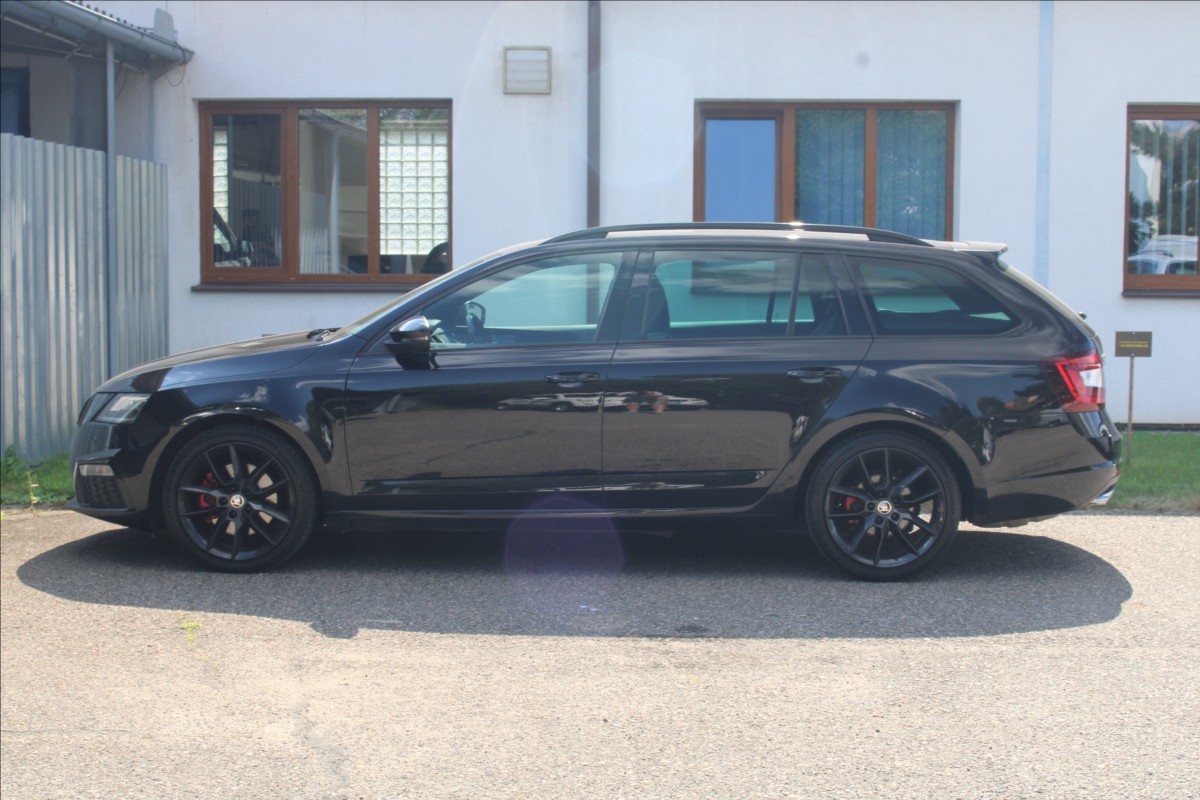 skoda-octavia-2-0-tdi-rs-challenge-kamera - 5