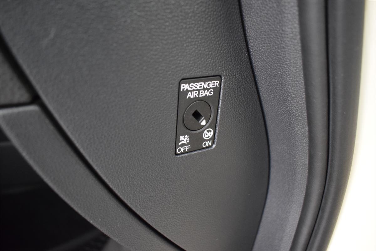 volkswagen-touran-2-0-tdi-po-servisu-nove-rozvody - 9