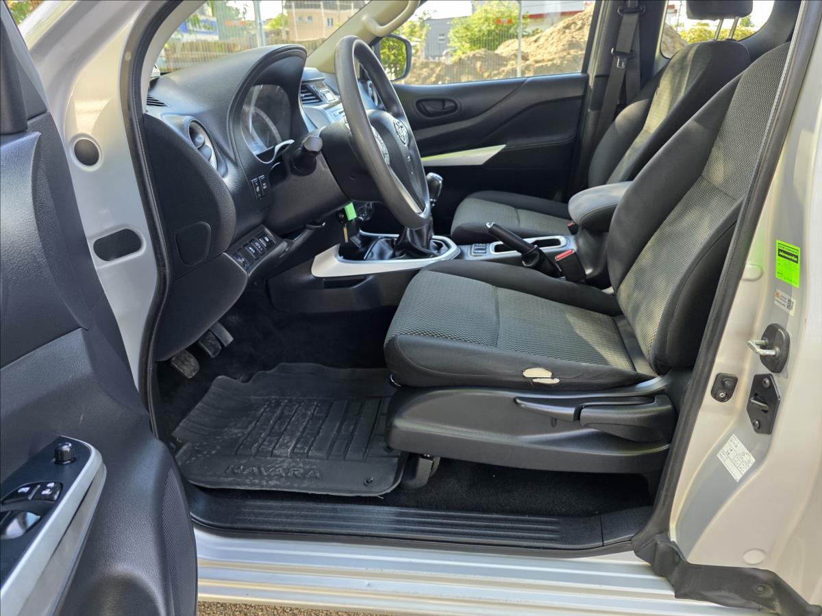 nissan-navara-2-3-120-kw-4x4-1-majitel-dph-2-3dci-120-kw-4x4-1-majitel-dp - 8