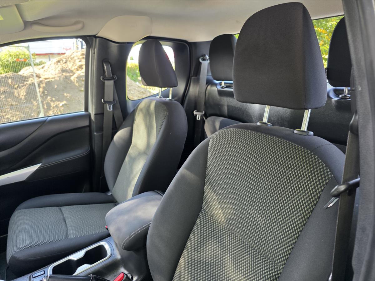 nissan-navara-2-3-120-kw-4x4-1-majitel-dph-2-3dci-120-kw-4x4-1-majitel-dp - 9