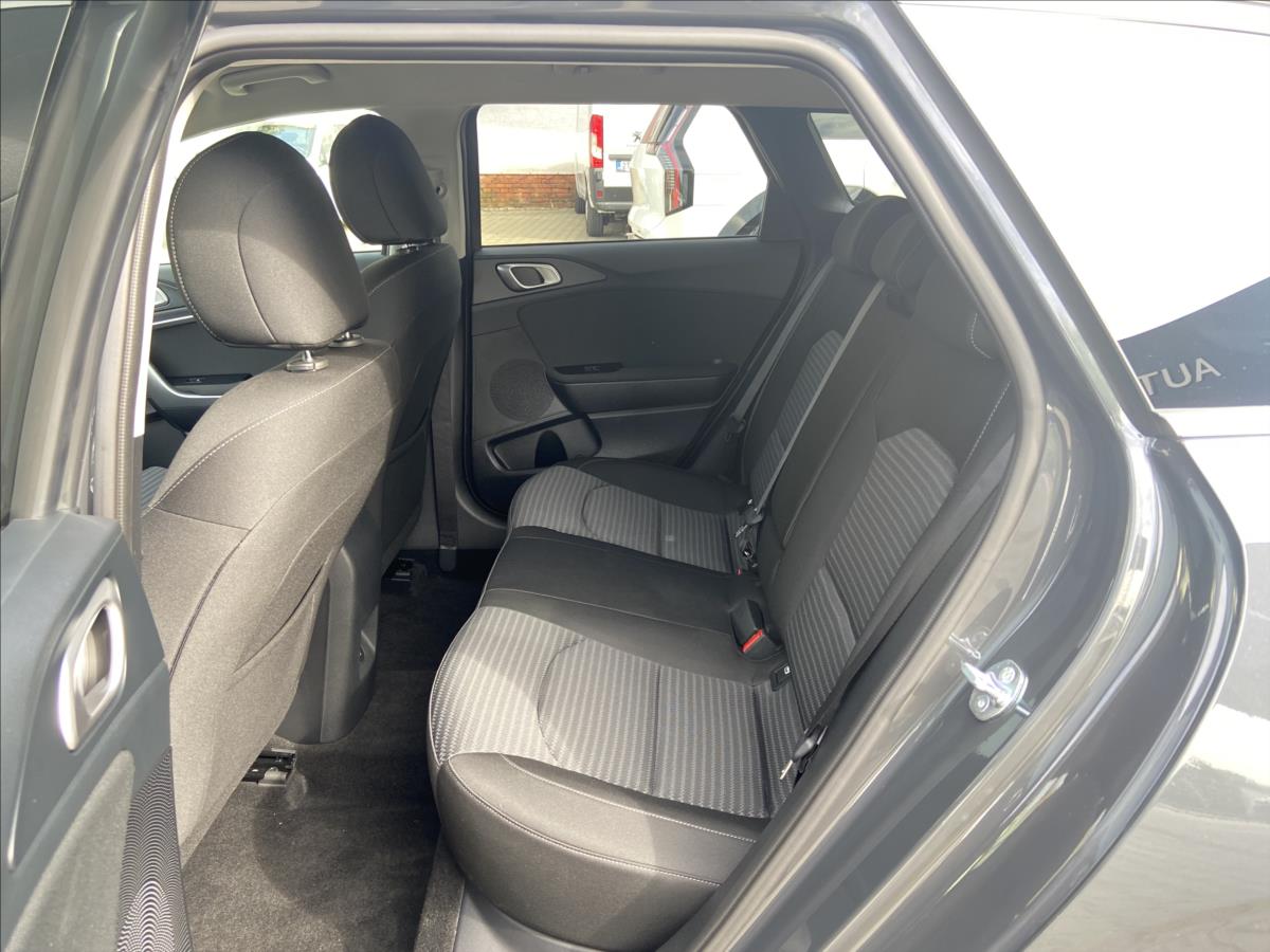 kia-ceed-1-5-t-gdi-7dct-top-bus-ref-sw - 9