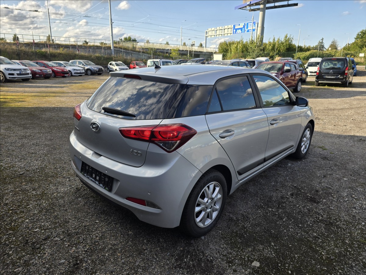hyundai-i20-1-3-i-sport-61-kw-led-tempomat - 4