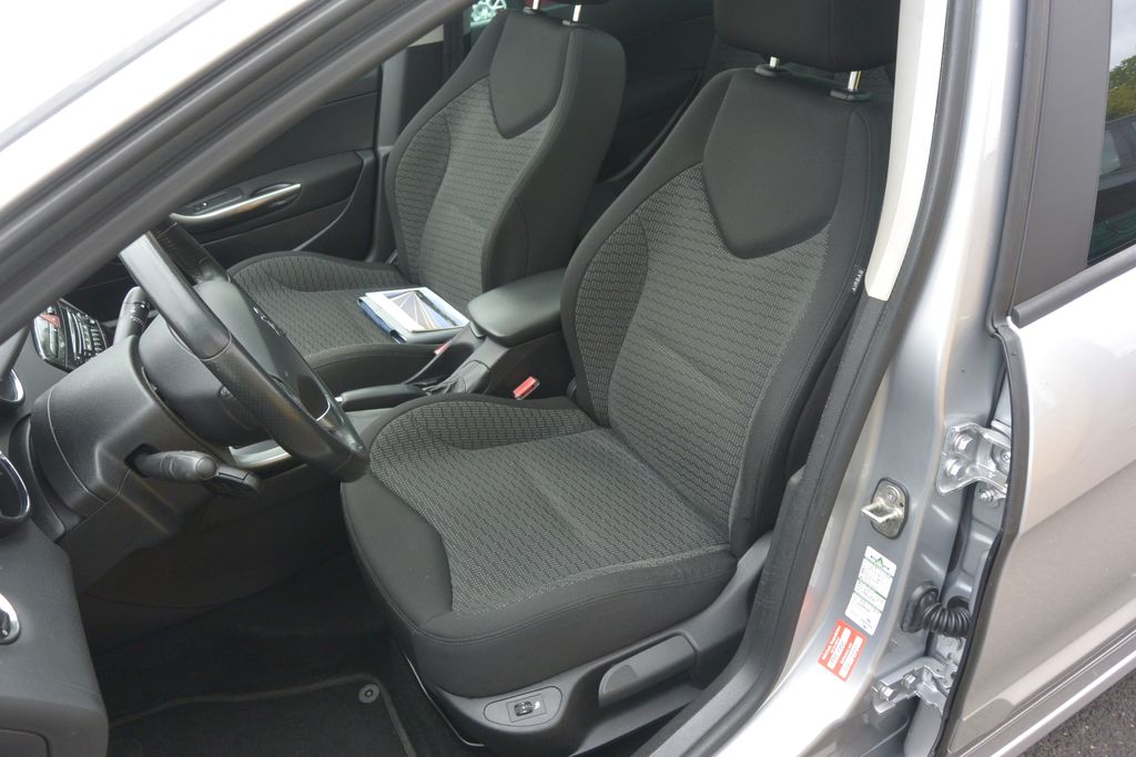 peugeot-308-2-0hdi-sw-7mist - 9