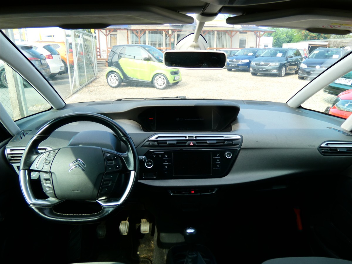 citroen-c4-picasso-1-2-tce - 6