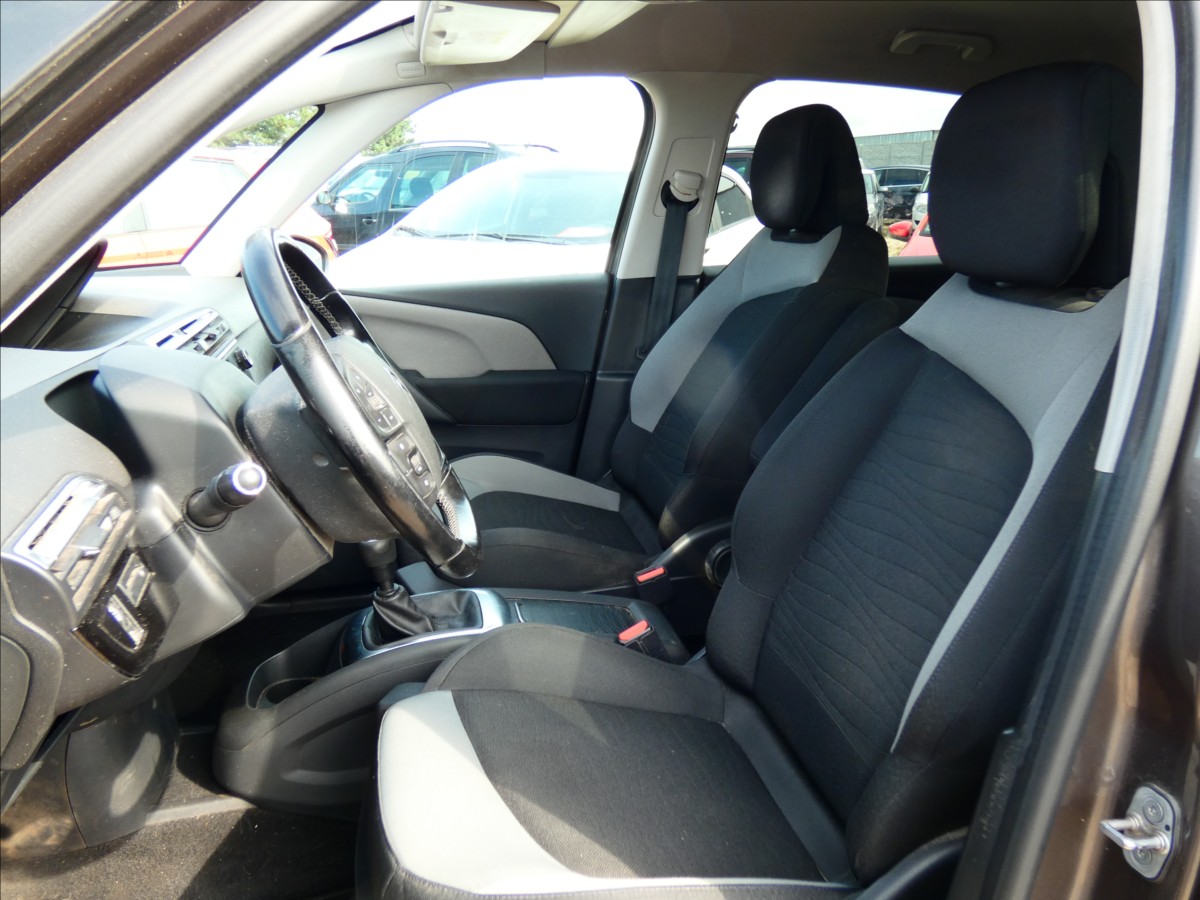 citroen-c4-picasso-1-2-tce - 7