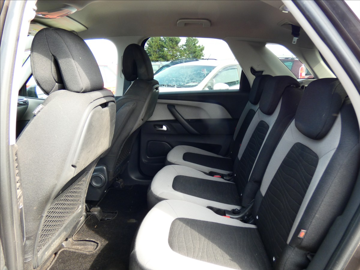 citroen-c4-picasso-1-2-tce - 8