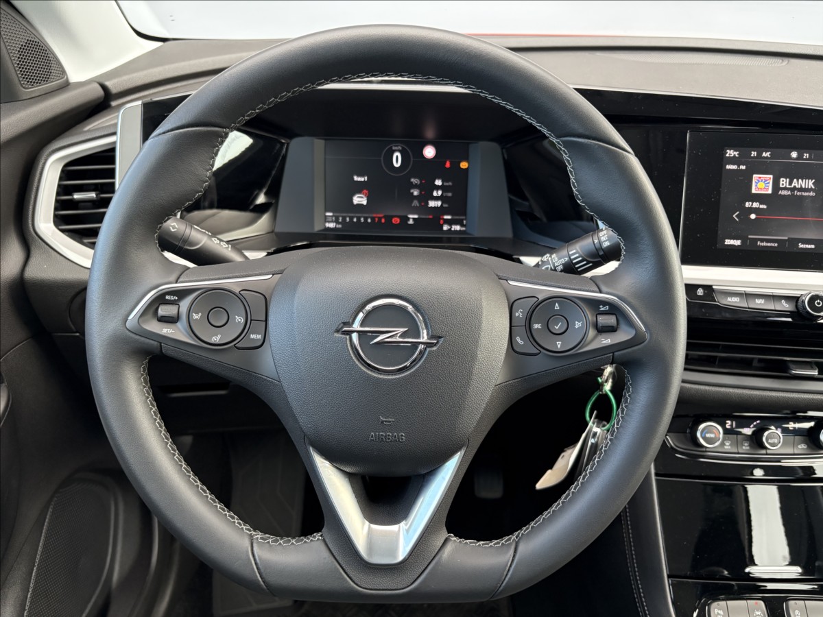 opel-grandland-1-2-turbo-96-kw-mt6-cz-zaruka - 8