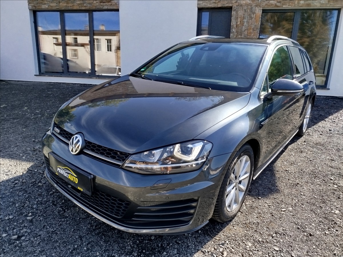 Volkswagen Golf 2,0 GTD 135kW,NEZÁVISLÉ TOPENÍ
