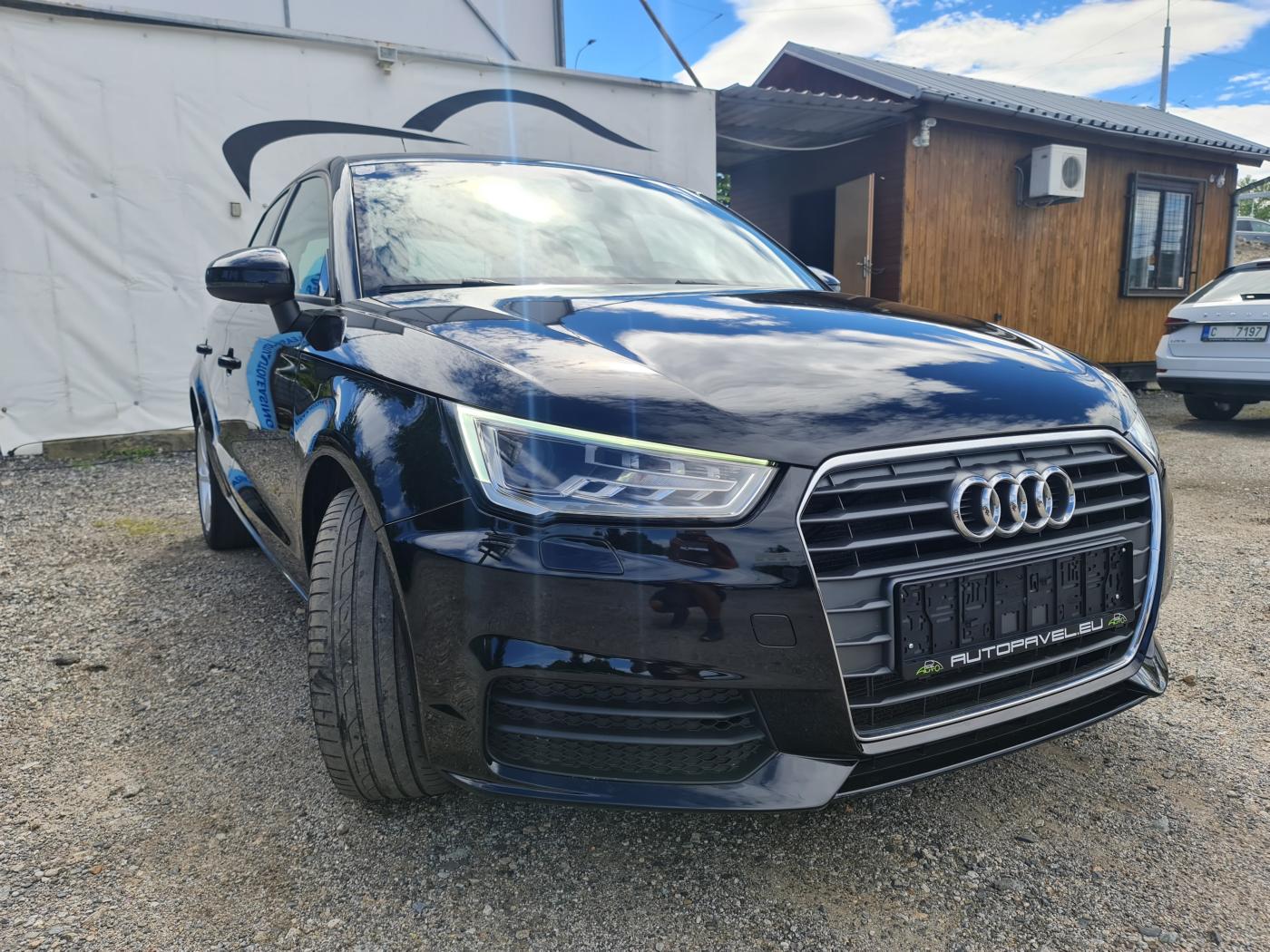 audi-a1-1-0-tfsi-led-svetla-navi - 2