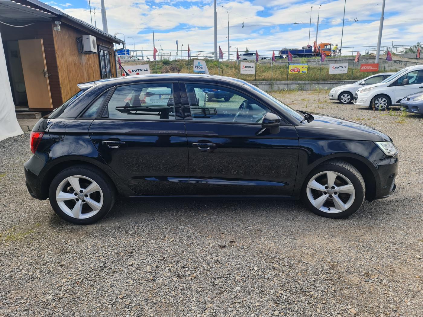 audi-a1-1-0-tfsi-led-svetla-navi - 4