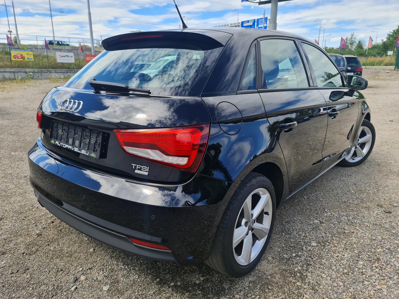 audi-a1-1-0-tfsi-led-svetla-navi - 5