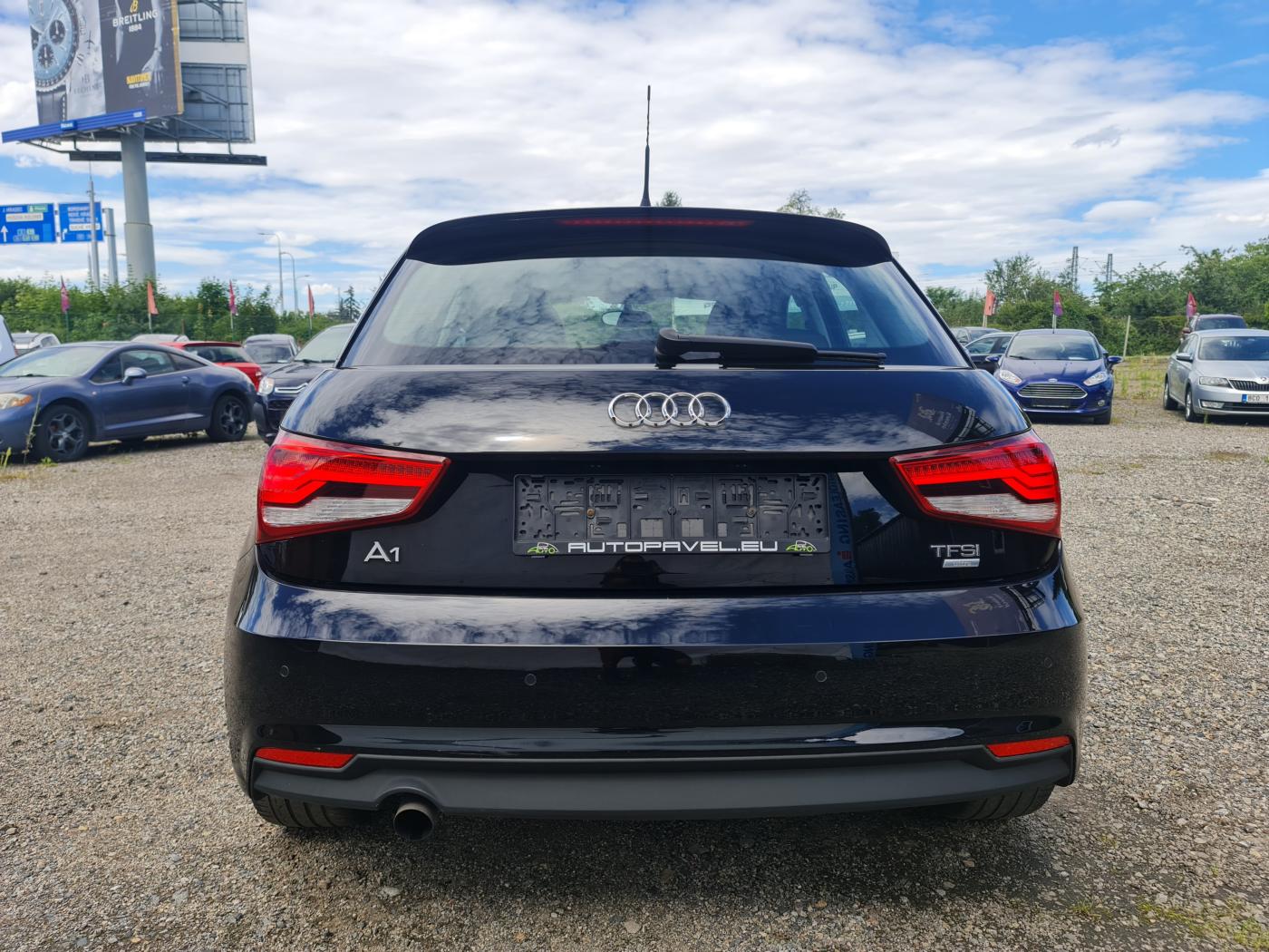 audi-a1-1-0-tfsi-led-svetla-navi - 8