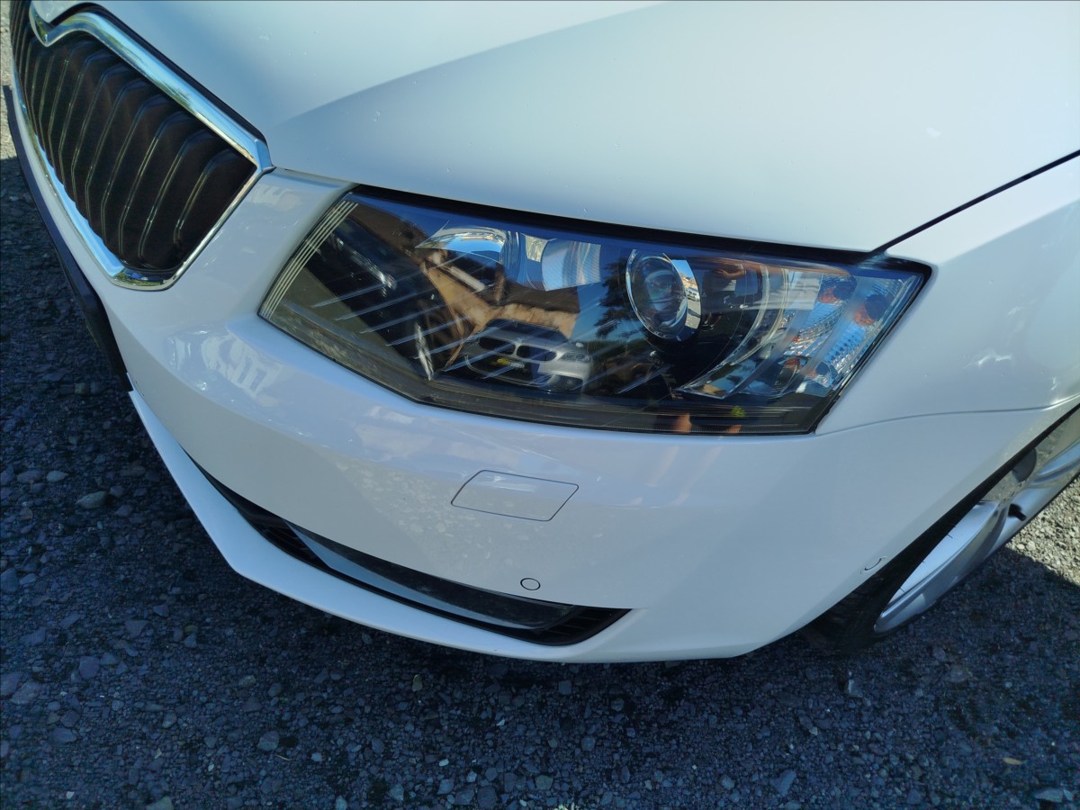 skoda-octavia-2-0-tdi-110kw-elegance - 9