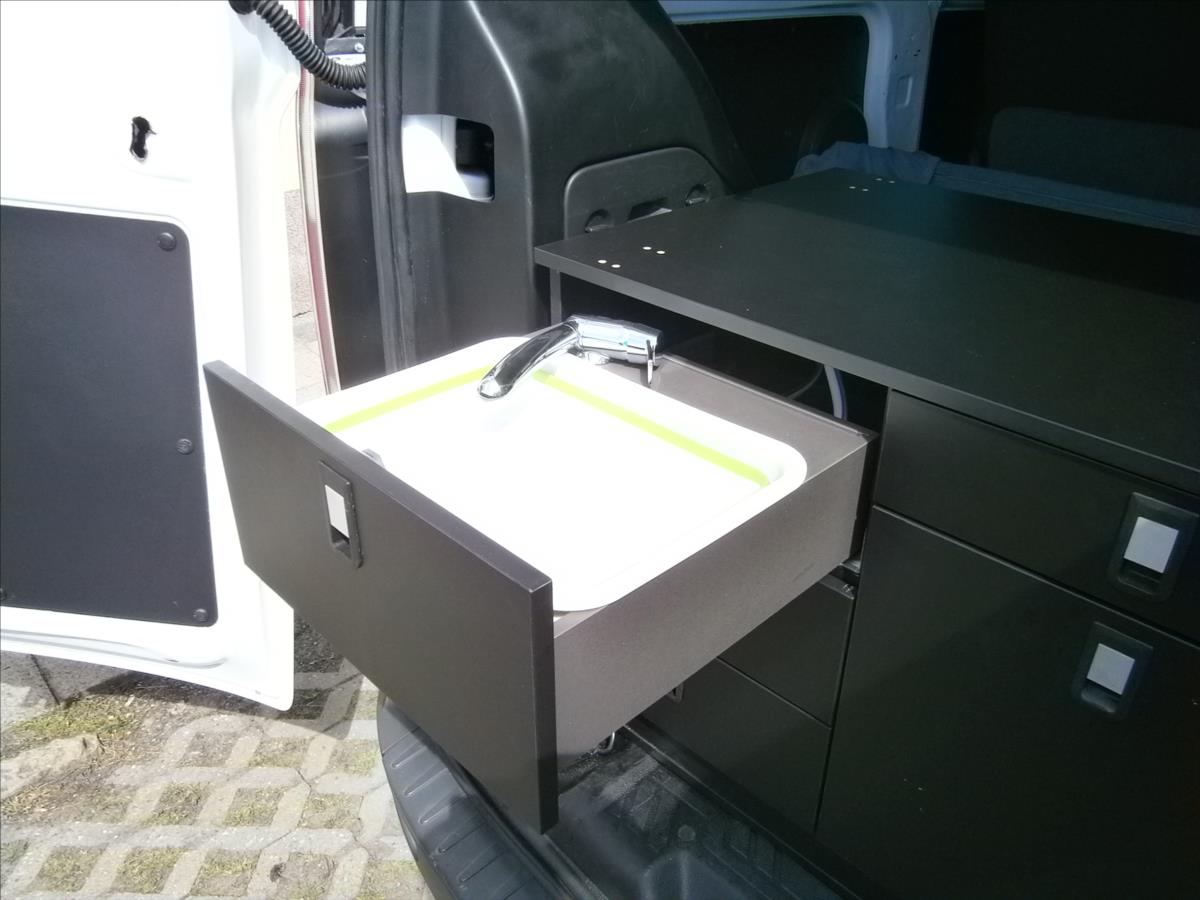 ford-transit-custom-2-2-tdci-klima-obytna-vestavba - 6