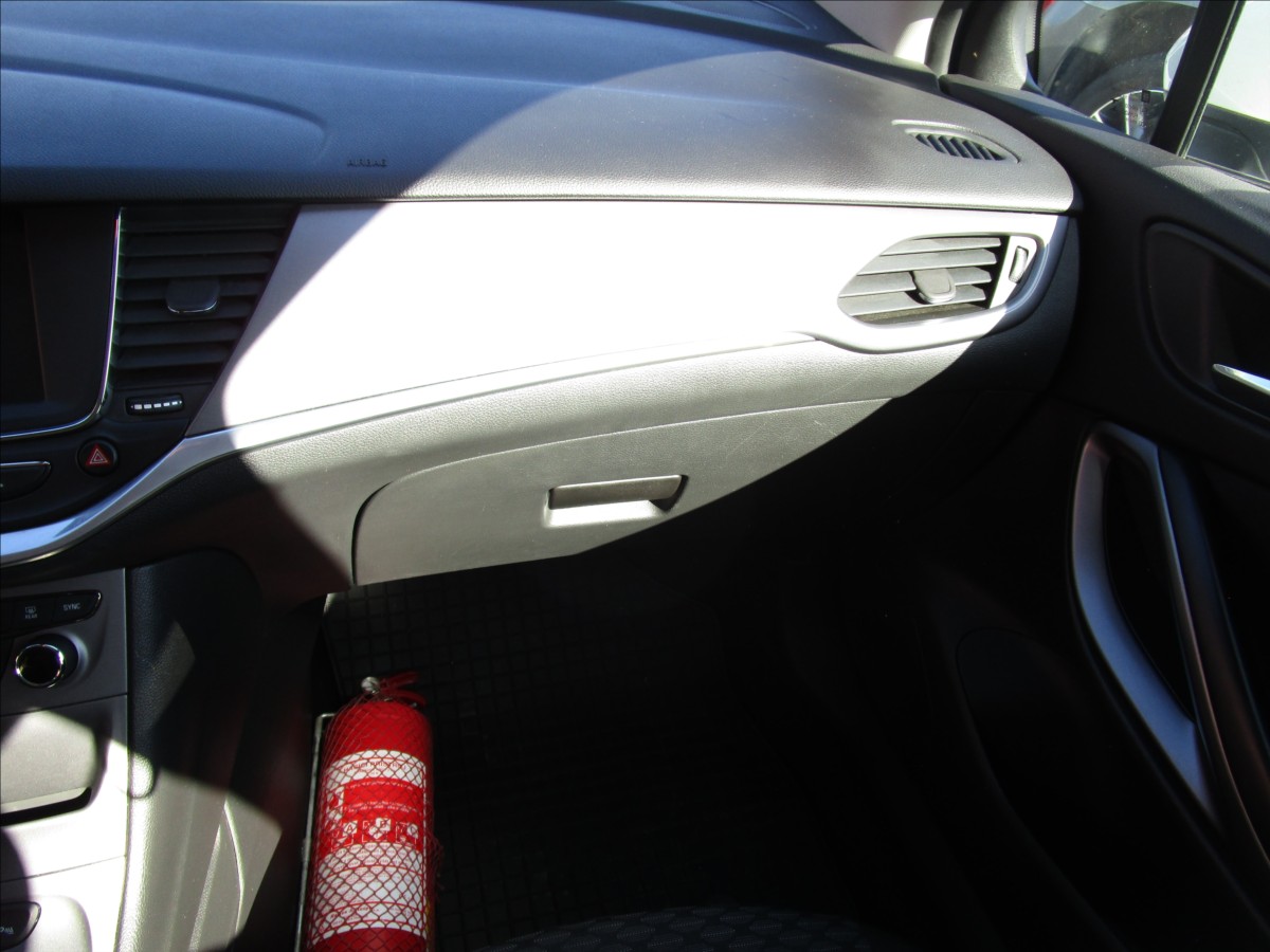opel-astra-1-0-turbo-aut-klima-2-maj - 9