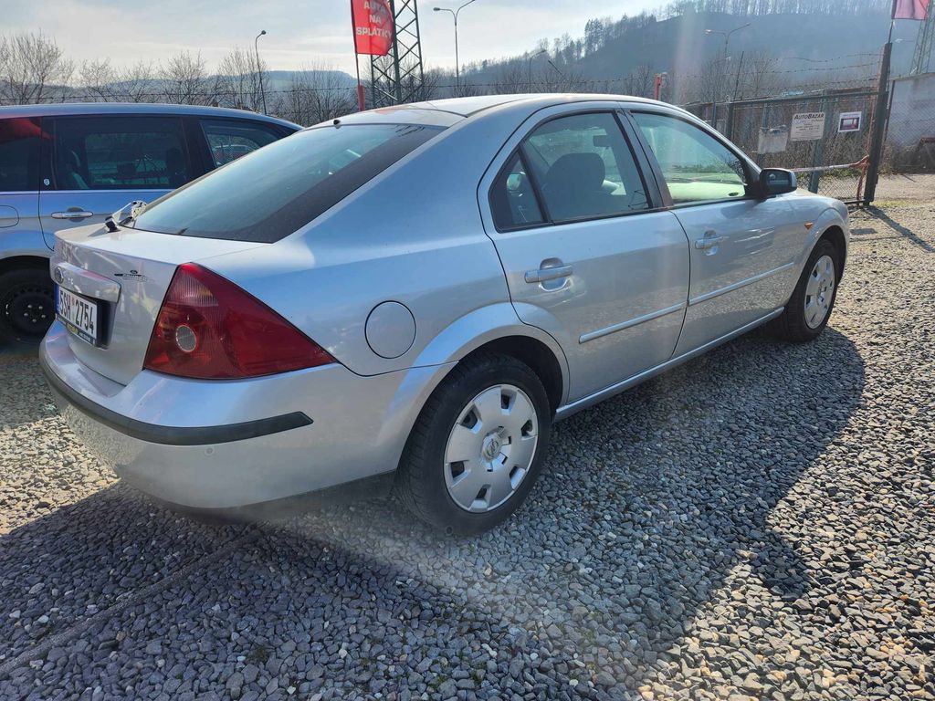 ford-mondeo-1-8-i - 5