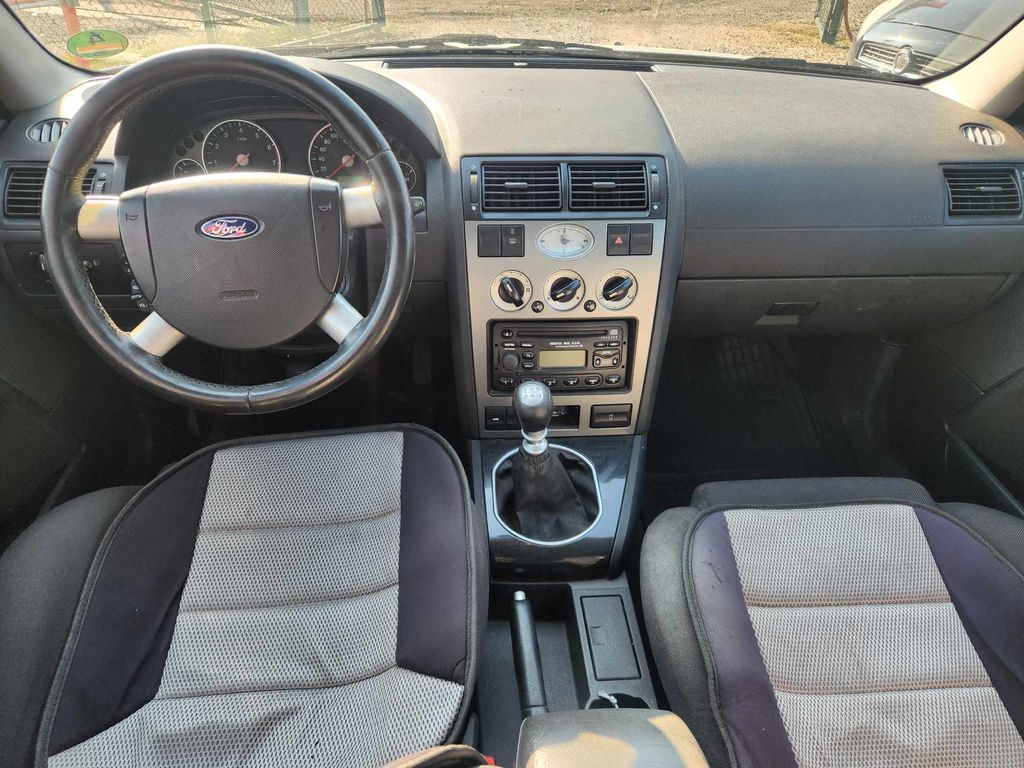 ford-mondeo-1-8-i - 8