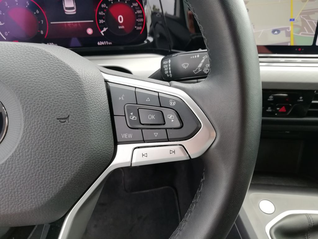 volkswagen-golf-life-variant-1-5-tsi - 8