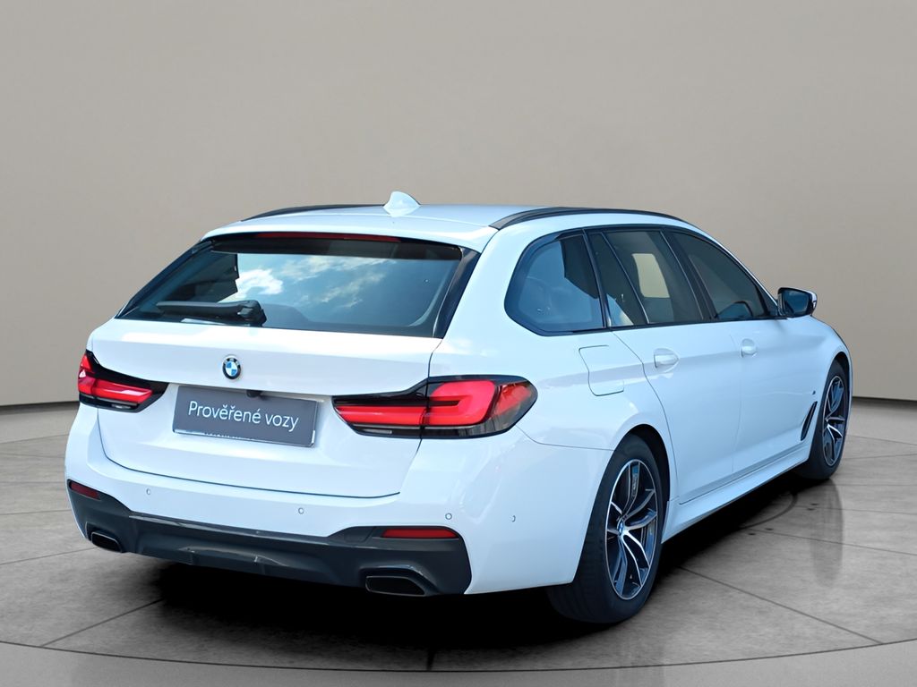 bmw-rada-5-530d-touring-xdrive-m-paket - 1