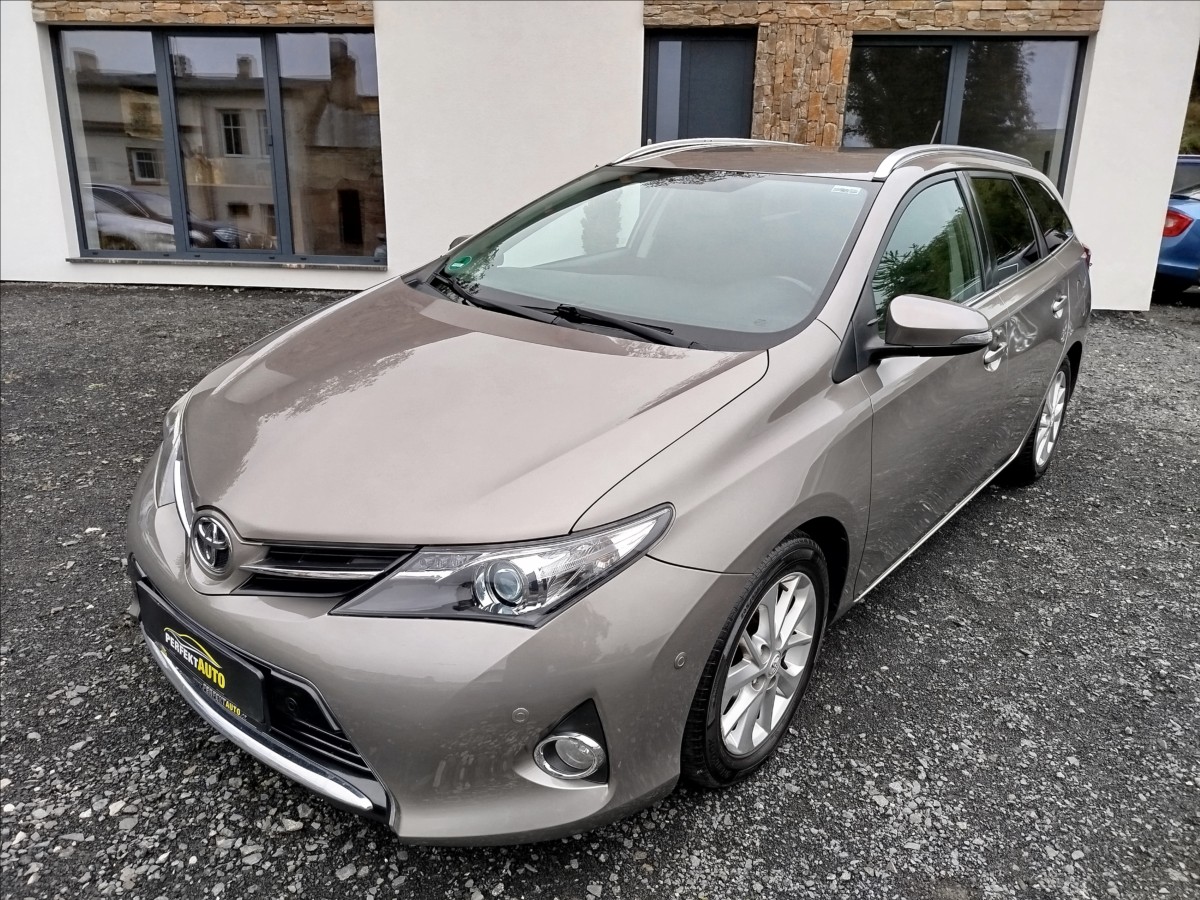 Toyota Auris 2,0 D-4D, 91kW, 1.MAJITEL