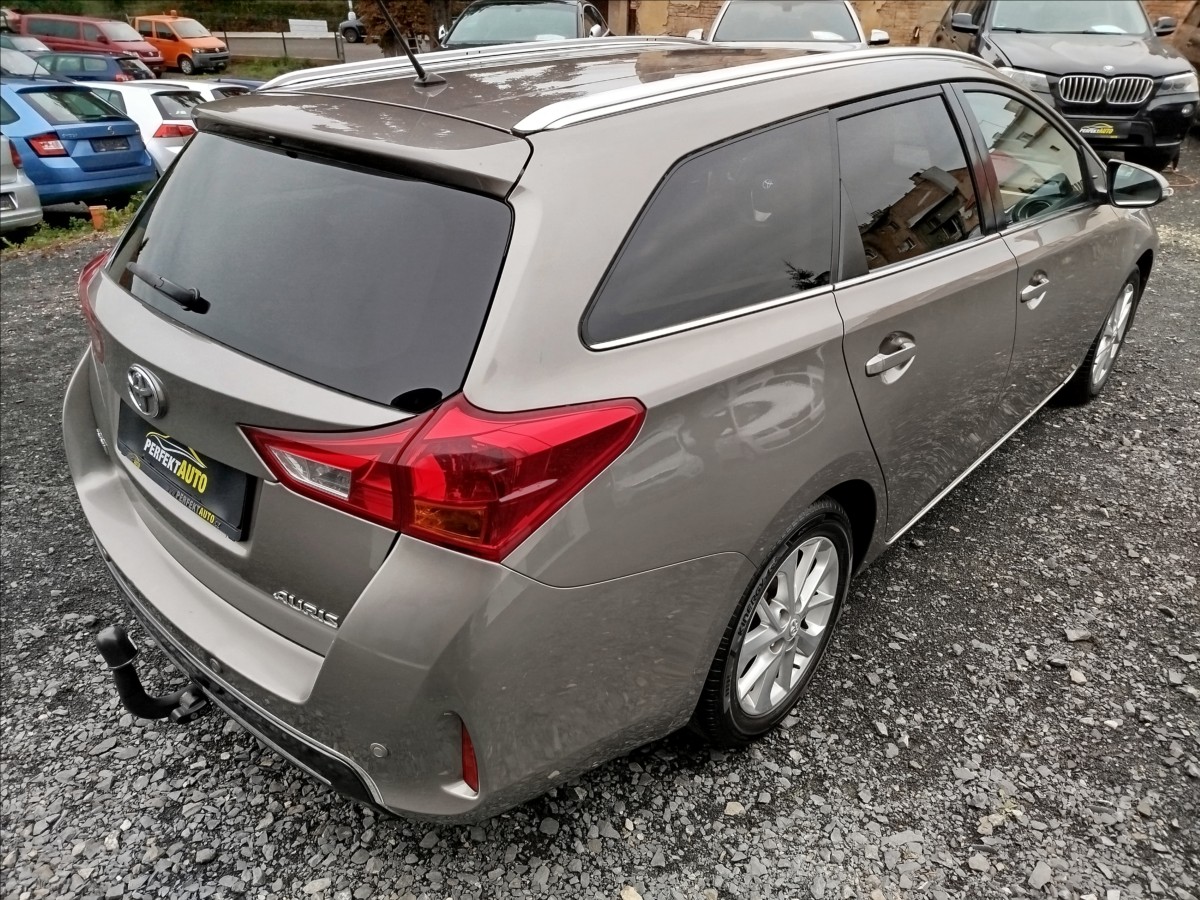 toyota-auris-2-0-d-4d-91kw-1-majitel - 5