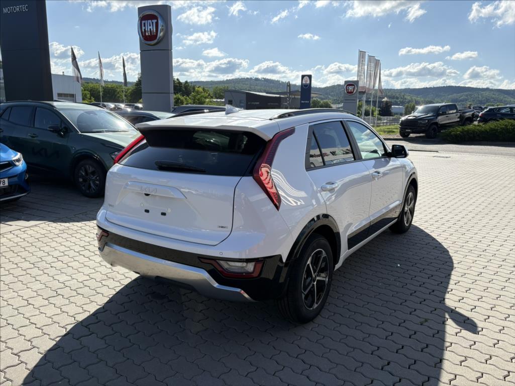 kia-niro-1-6-gdi-gpf-hev-6dct-style-2025 - 6