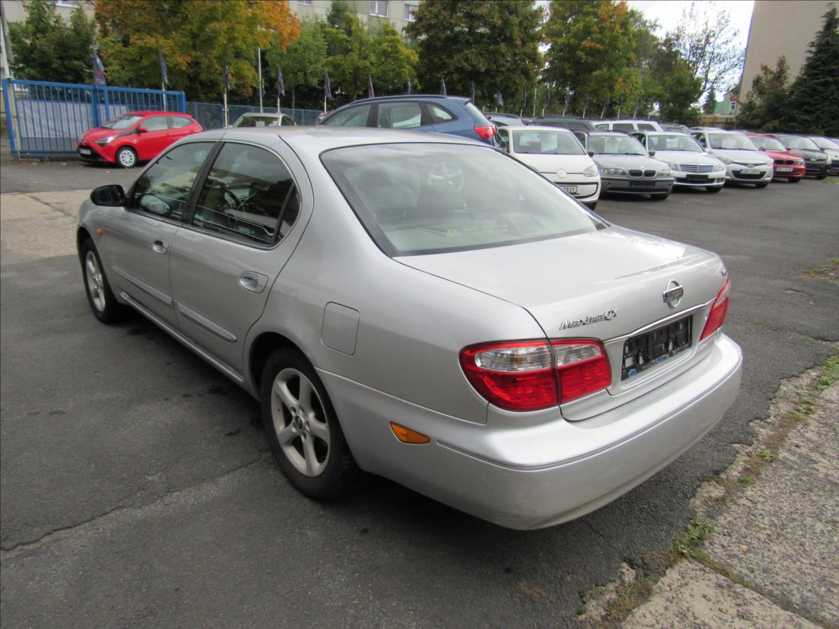 nissan-maxima-2-0-v6-elegance - 3