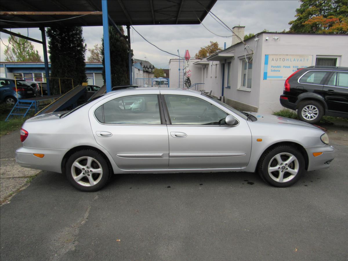 nissan-maxima-2-0-v6-elegance - 7