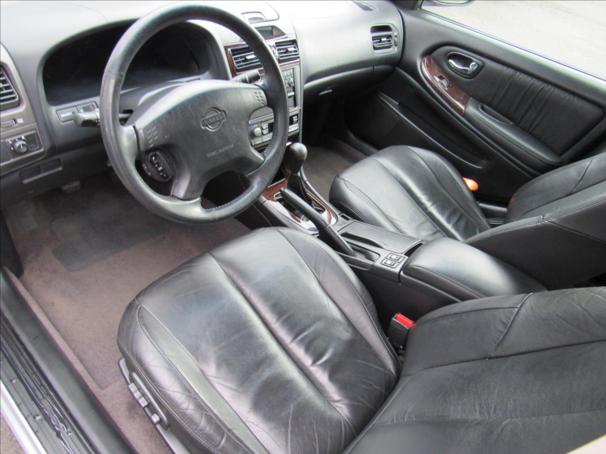 nissan-maxima-2-0-v6-elegance - 8