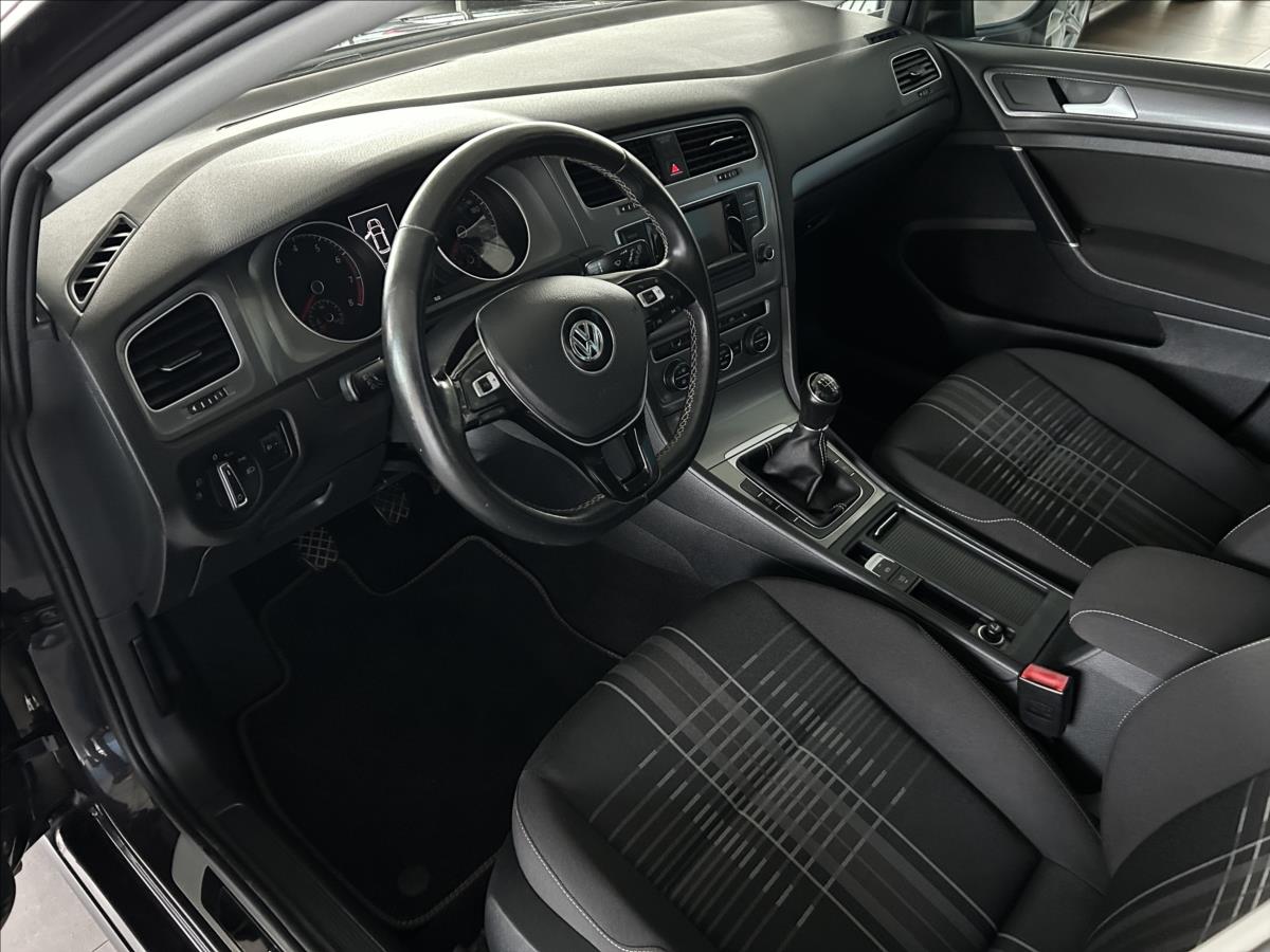volkswagen-golf-1-2-tsi-81kw-lounge-serviska - 6
