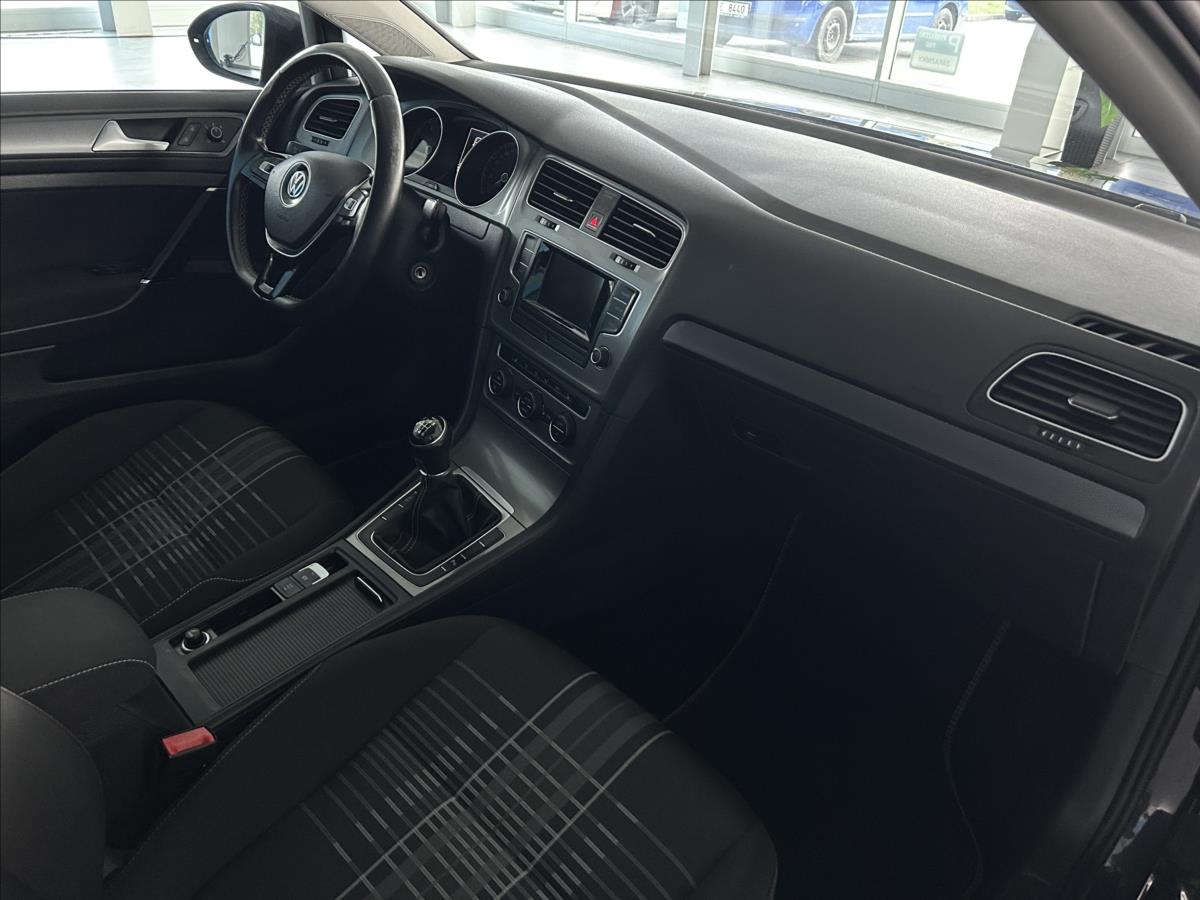 volkswagen-golf-1-2-tsi-81kw-lounge-serviska - 8