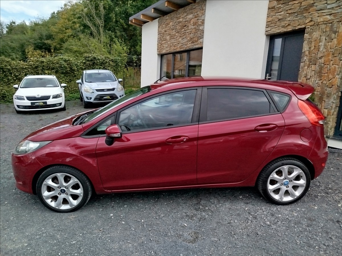 ford-fiesta-1-2-i-60-kw-hot-magenta - 2
