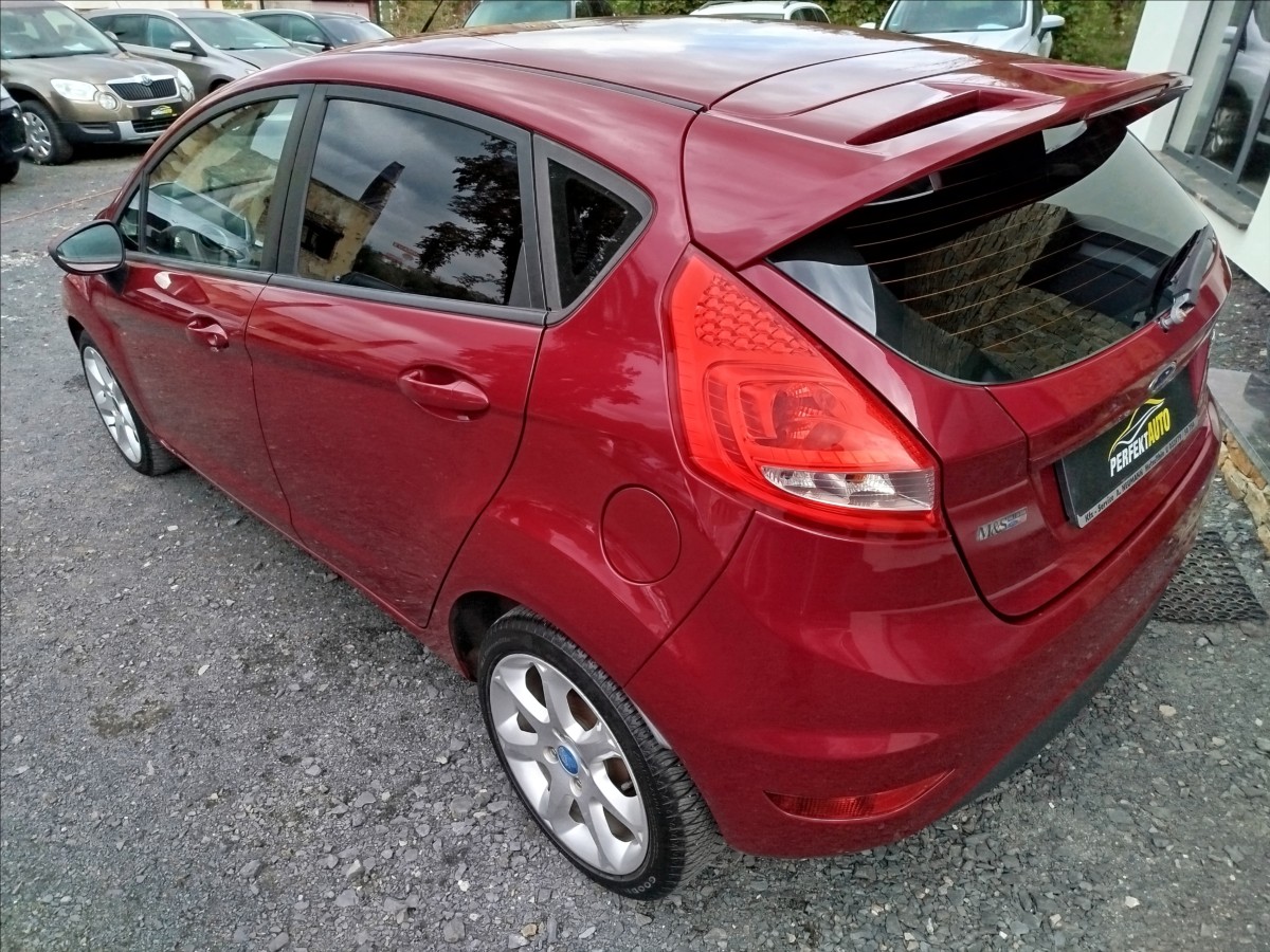 ford-fiesta-1-2-i-60-kw-hot-magenta - 3