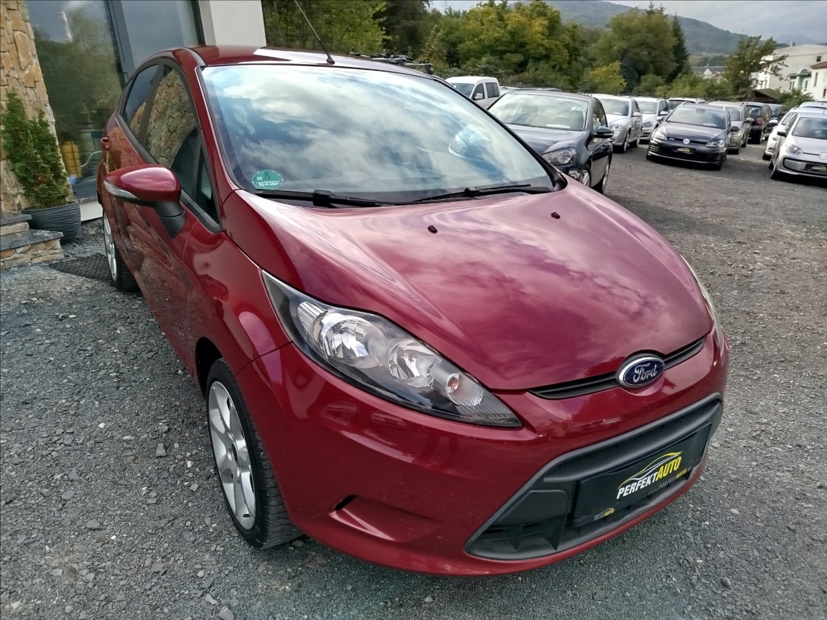 ford-fiesta-1-2-i-60-kw-hot-magenta - 8