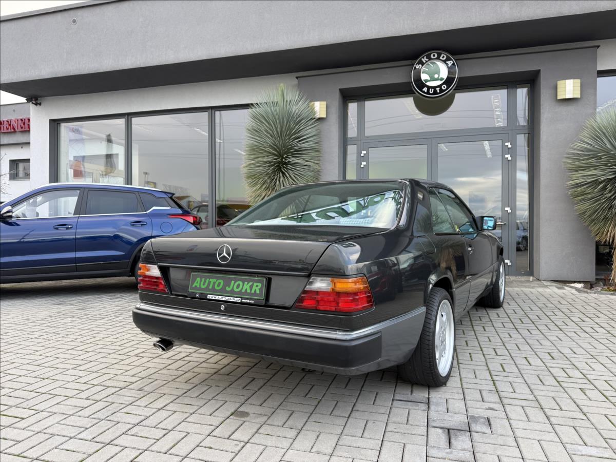 mercedes-benz-124-220ce-110kw-top-stav-2-majitel - 4
