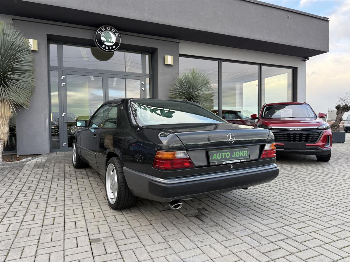 mercedes-benz-124-220ce-110kw-top-stav-2-majitel - 6
