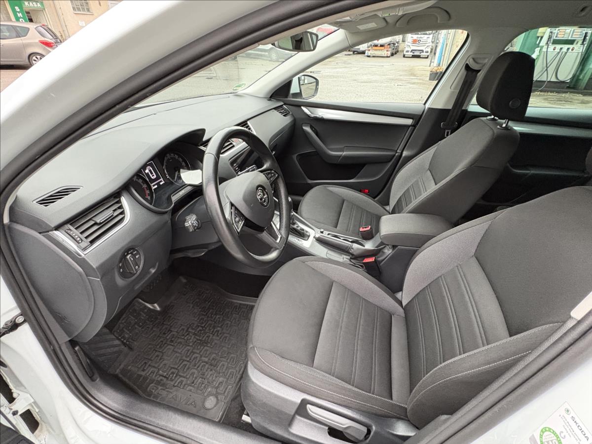 skoda-octavia-1-6-tdi-85kw-dsg-led-navi-pdc - 2
